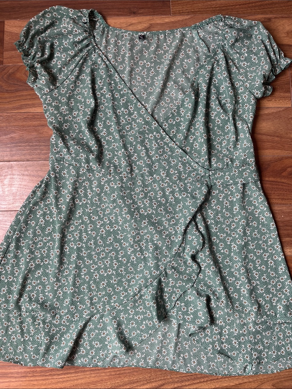Zaful Green Floral Wrap Tunic Cream Summer V Neck Adjustable Ruffled Sleeve